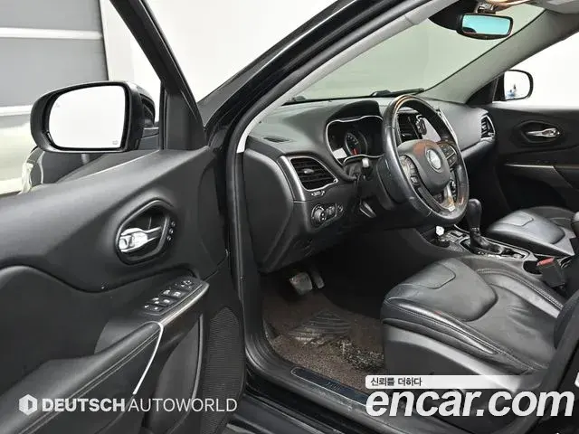 Jeep Cherokee 2021 — Photo 12/20