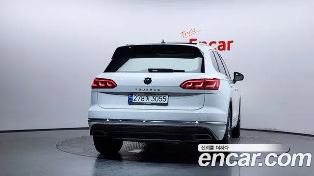 Volkswagen Touareg 2023 — Photo 14/36