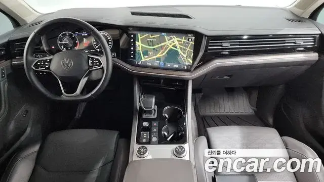 Volkswagen Touareg 2023 — Photo 27/36