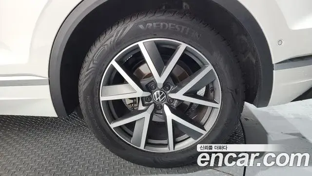 Volkswagen Touareg 2023 — Photo 6/36