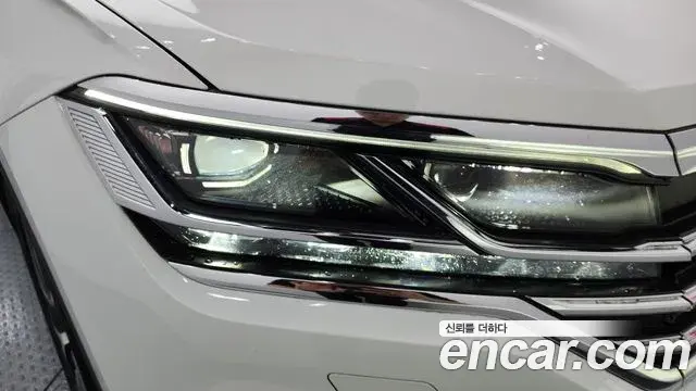 Volkswagen Touareg 2023 — Photo 25/36