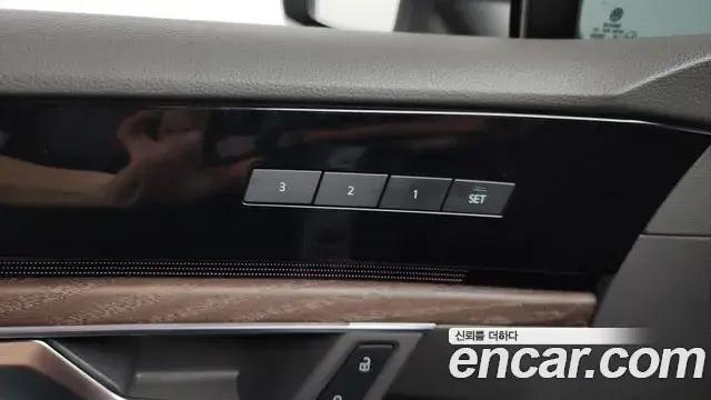 Volkswagen Touareg 2023 — Photo 11/36
