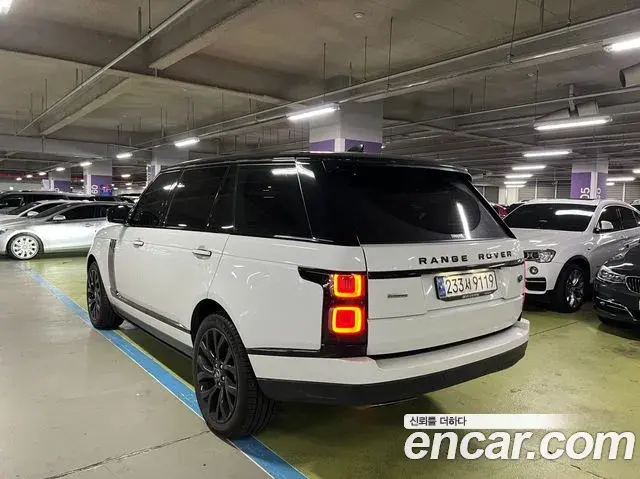 Land Rover Range Rover 2019 — ფოტო 5/20