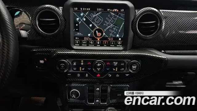 Jeep Wrangler 2021 — Şəkil 23/33