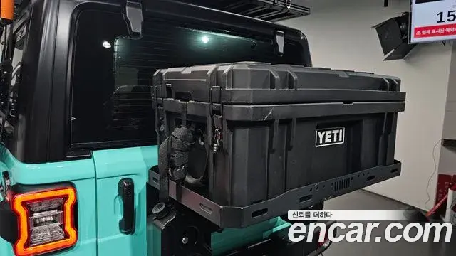 Jeep Wrangler 2021 — Şəkil 25/33