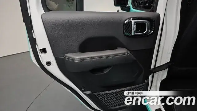 Jeep Wrangler 2021 — Şəkil 12/33