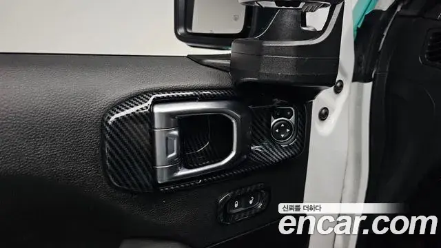 Jeep Wrangler 2021 — Şəkil 28/33