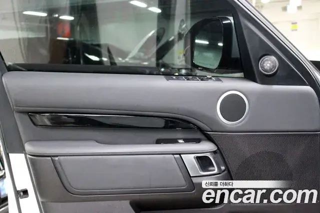 Land Rover Discovery 5 2018 — ფოტო 1/20