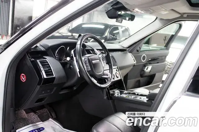 Land Rover Discovery 5 2018 — ფოტო 11/20