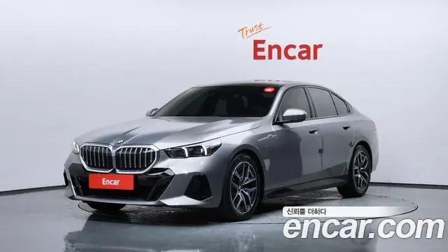 BMW 5 Series 2025 — ფოტო 18/38