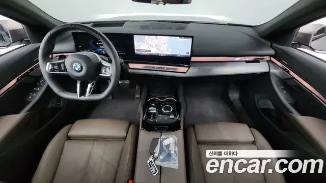 BMW 5 Series 2025 — ფოტო 21/38