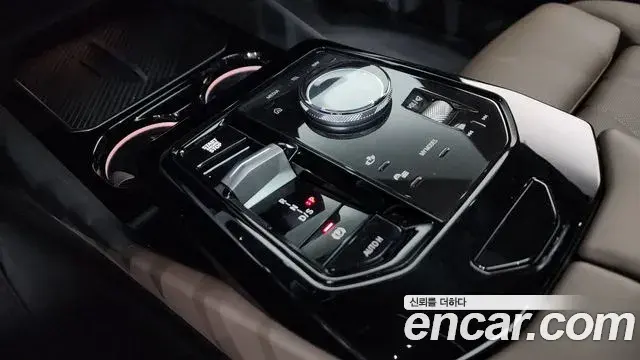 BMW 5 Series 2025 — ფოტო 33/38