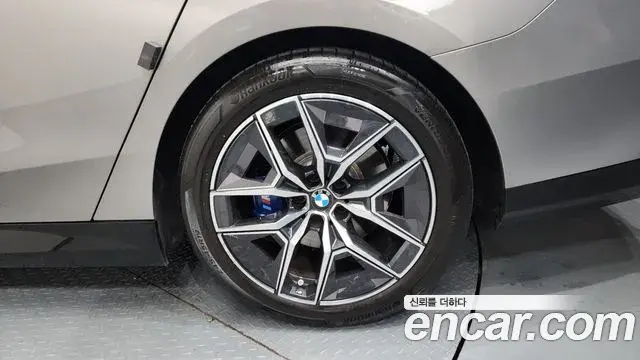BMW 5 Series 2025 — ფოტო 12/38