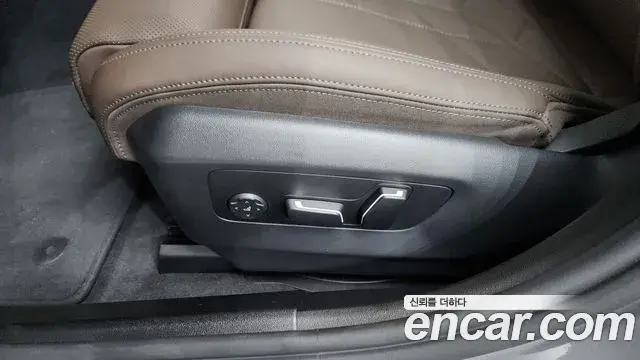 BMW 5 Series 2025 — ფოტო 19/38
