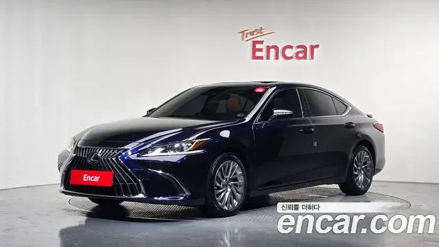 Lexus ES300h 2023 — ფოტო 5/33