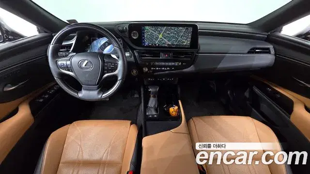 Lexus ES300h 2023 — ფოტო 2/33