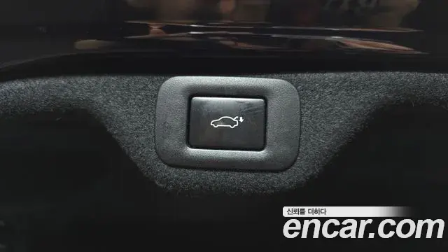 Lexus ES300h 2023 — ფოტო 17/33