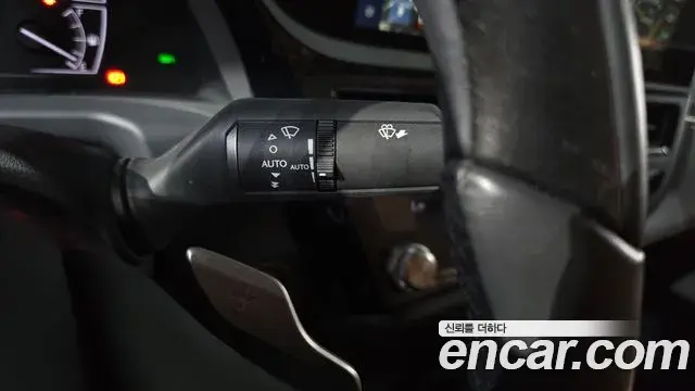 Lexus ES300h 2023 — ფოტო 23/33