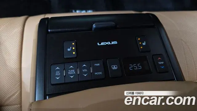 Lexus ES300h 2023 — ფოტო 14/33