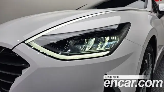 Hyundai Sonata Hybrid 2023 — ფოტო 30/33