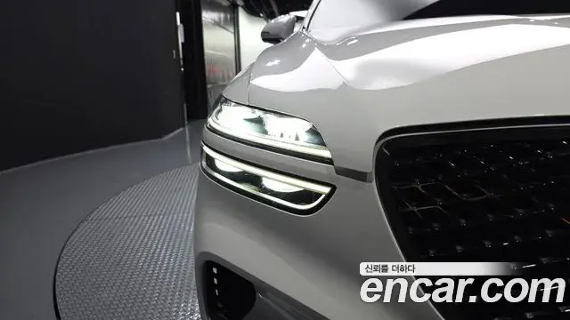 Genesis GV70 2021 — Photo 18/37