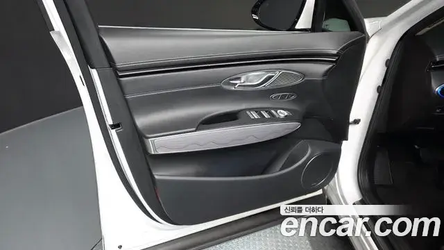 Genesis GV70 2021 — Photo 8/37