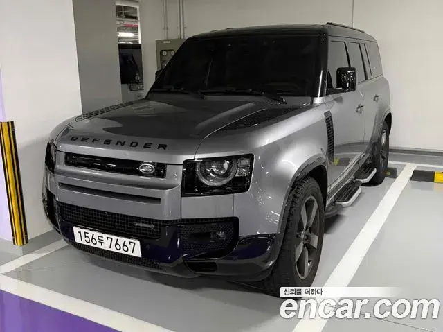 Land Rover Defender 2023 — Photo 7/8