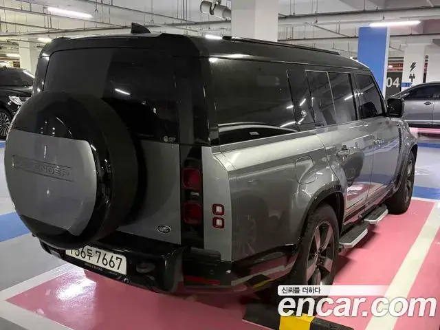 Land Rover Defender 2023 — Photo 5/8