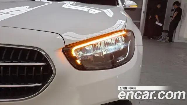 Mercedes-Benz E-Class 2022 — Şəkil 10/30