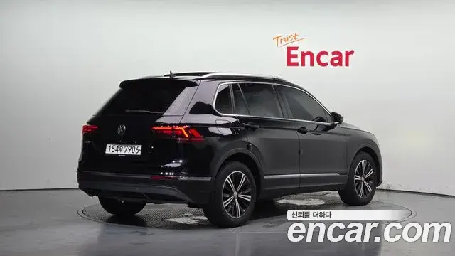 Volkswagen Tiguan 2020 — Photo 6/20