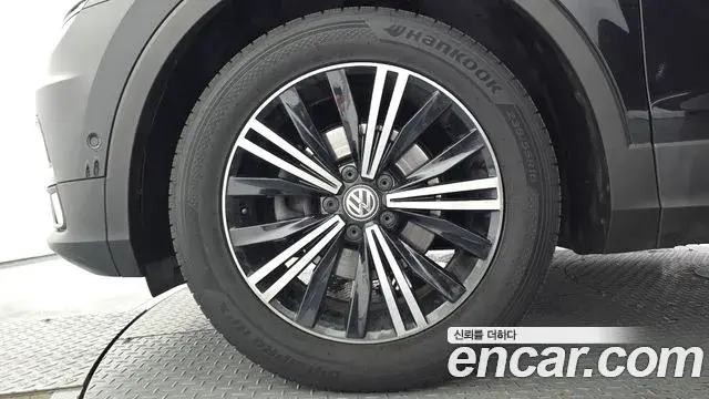 Volkswagen Tiguan 2020 — Photo 2/20