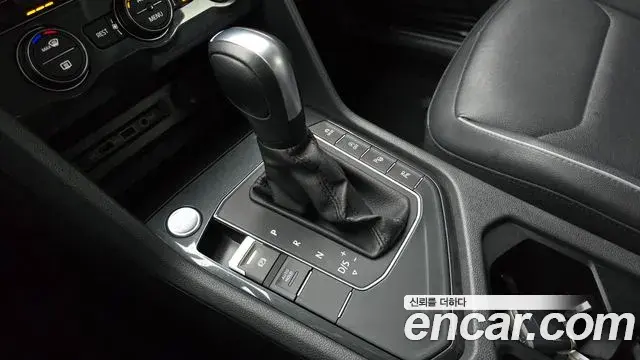 Volkswagen Tiguan 2020 — Photo 1/20