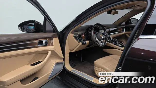 Porsche Panamera 2018 — Photo 33/34
