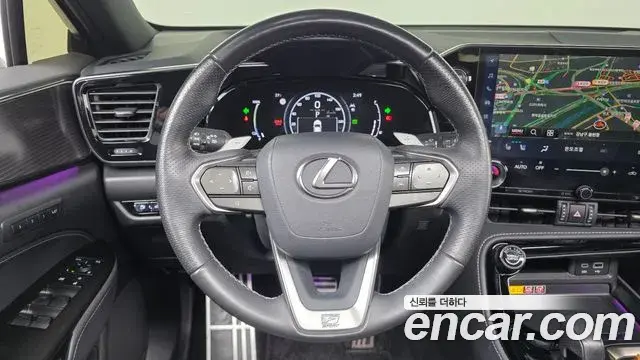 Lexus NX450h+ 2024 — Photo 21/34