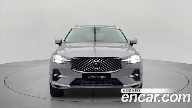 Volvo XC60 2025 — ფოტო 12/20