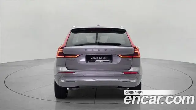 Volvo XC60 2025 — ფოტო 7/20