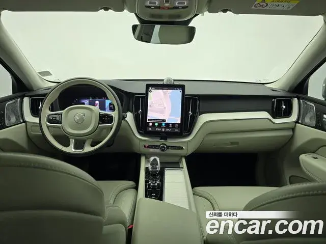 Volvo XC60 2025 — ფოტო 10/20