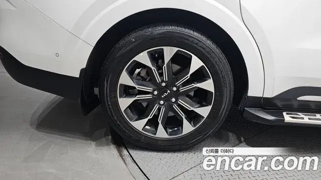 Kia Carnival 2022 — Фото 5/20