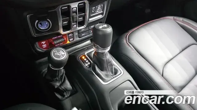Jeep Wrangler 2025 — Şəkil 2/20