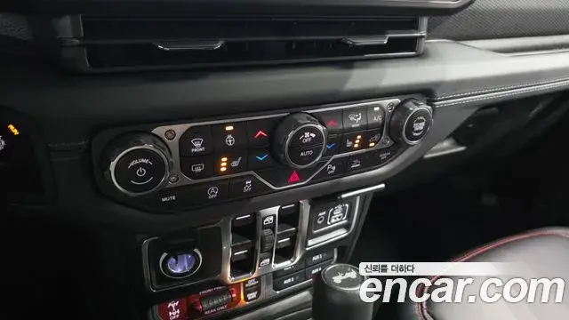 Jeep Wrangler 2025 — Şəkil 19/20
