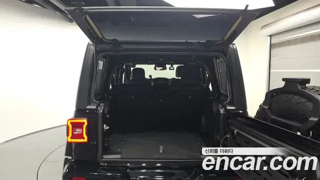 Jeep Wrangler 2025 — Şəkil 12/20