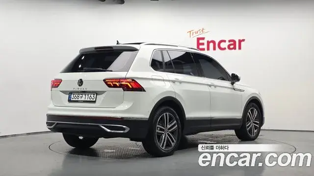 Volkswagen Tiguan 2023 — ფოტო 24/31