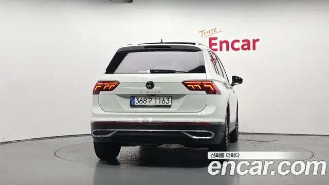 Volkswagen Tiguan 2023 — ფოტო 28/31