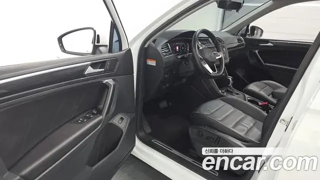 Volkswagen Tiguan 2023 — ფოტო 2/31