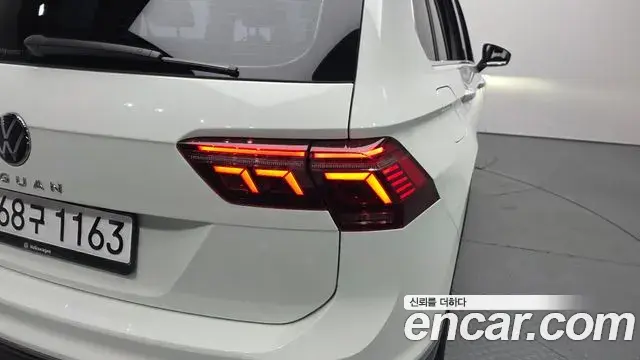 Volkswagen Tiguan 2023 — ფოტო 7/31