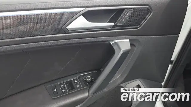 Volkswagen Tiguan 2023 — ფოტო 16/31