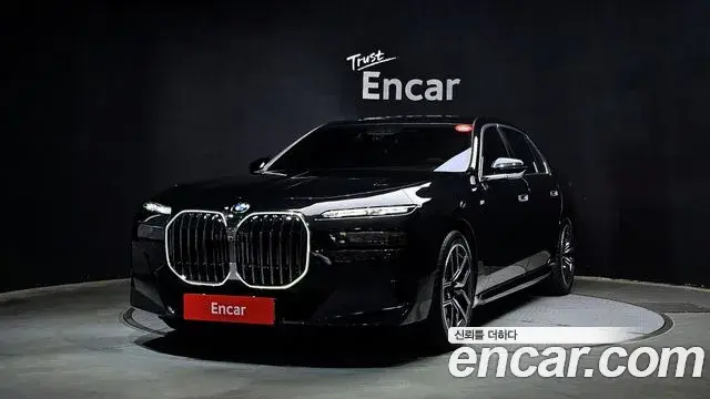 BMW 7 Series 2025 — Фото 1/20