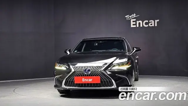 Lexus ES300h 2021 — Şəkil 1/20