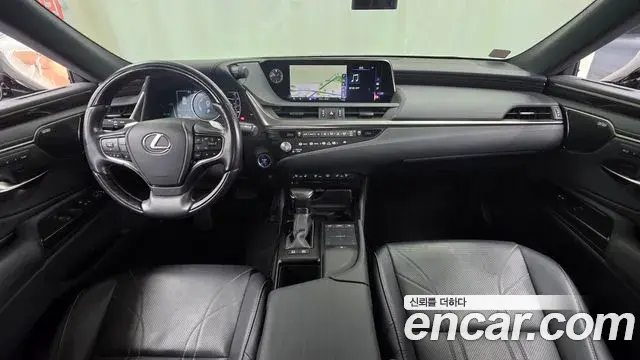 Lexus ES300h 2021 — Şəkil 16/20