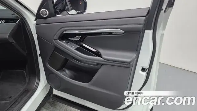 Land Rover Range Rover Evoque 2022 — Şəkil 32/36